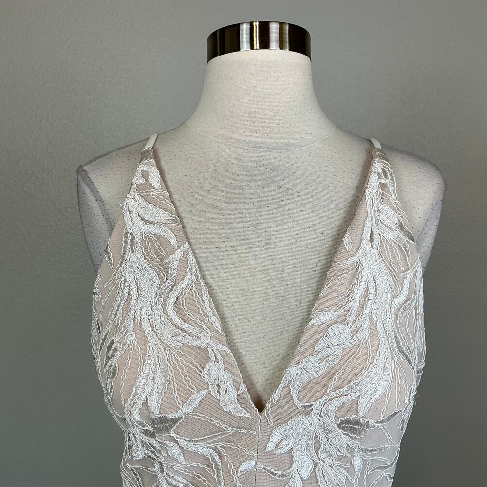 XSCAPE Lace High Low Sleeveless Evening Gown White and Pink Size 6 Formal Dress - Picture 8 of 13